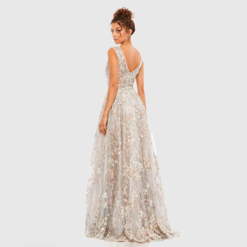 MAC DUGGAL
Silver Floral Embroidered Illusion V-Neck Gown - Picture 3 of 12